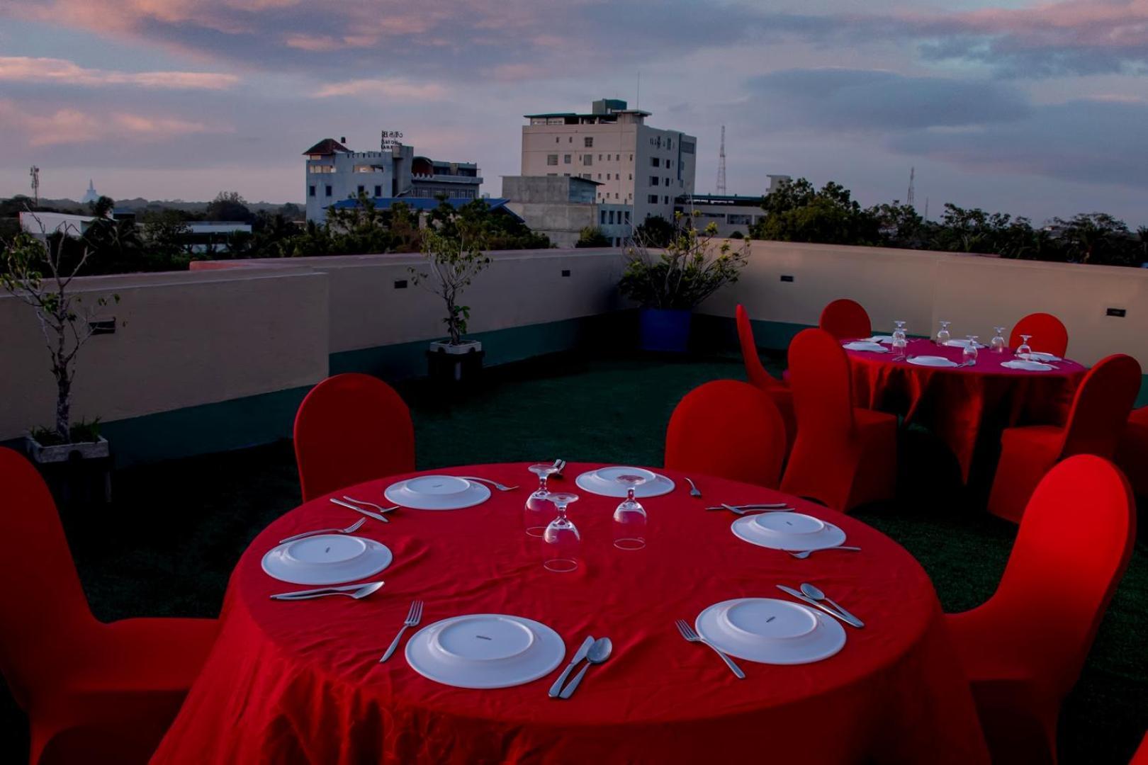Kanola Luxury Hotel อนุราธปุระ ภายนอก รูปภาพ