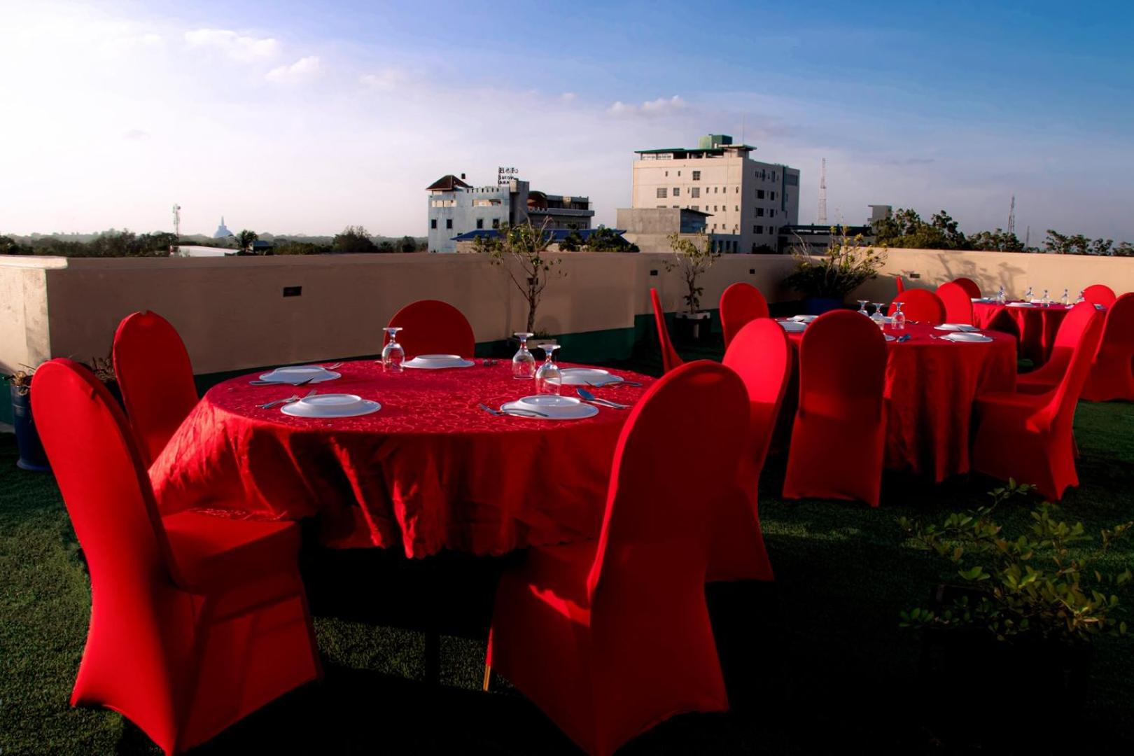 Kanola Luxury Hotel อนุราธปุระ ภายนอก รูปภาพ